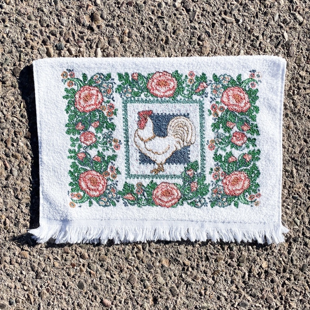 Vtg 1970s Hen Rooster Floral Cannon Fringe Dish Towel (1)
